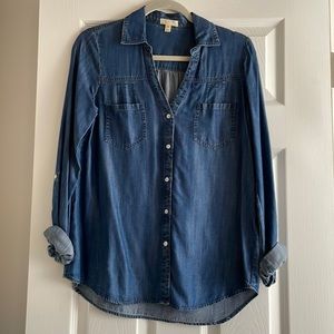 SOFT JOIE chambray denim button down shirt